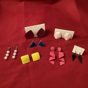 7 vintage pairs of stud earrings